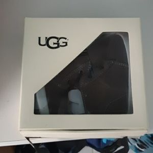 Gray boots for toddler size 4/5